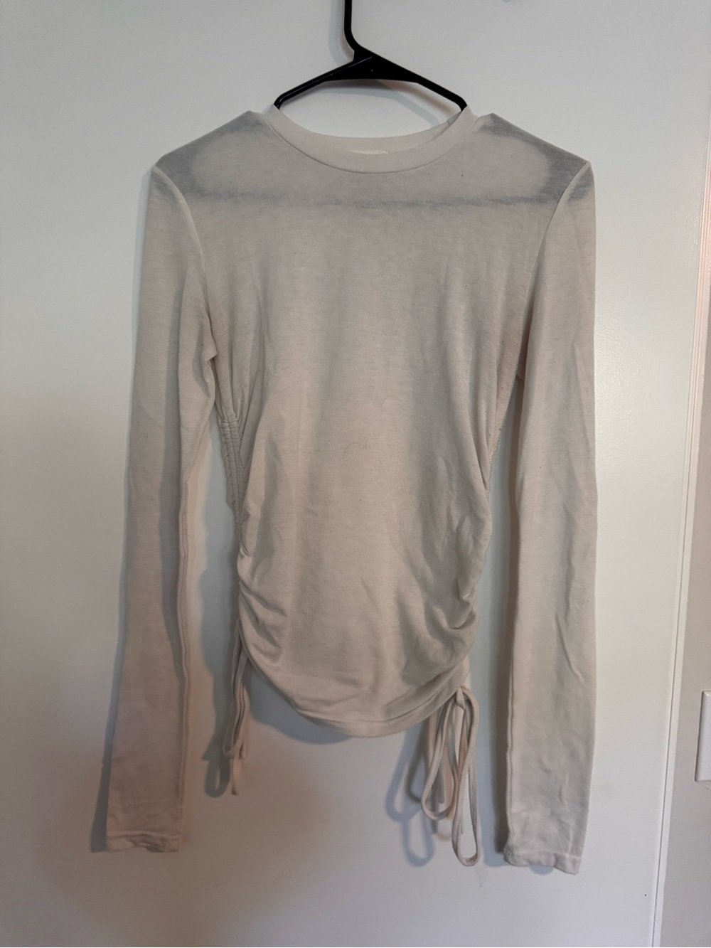 Women's Long Sleeve Side-Ruched Tee in Cream